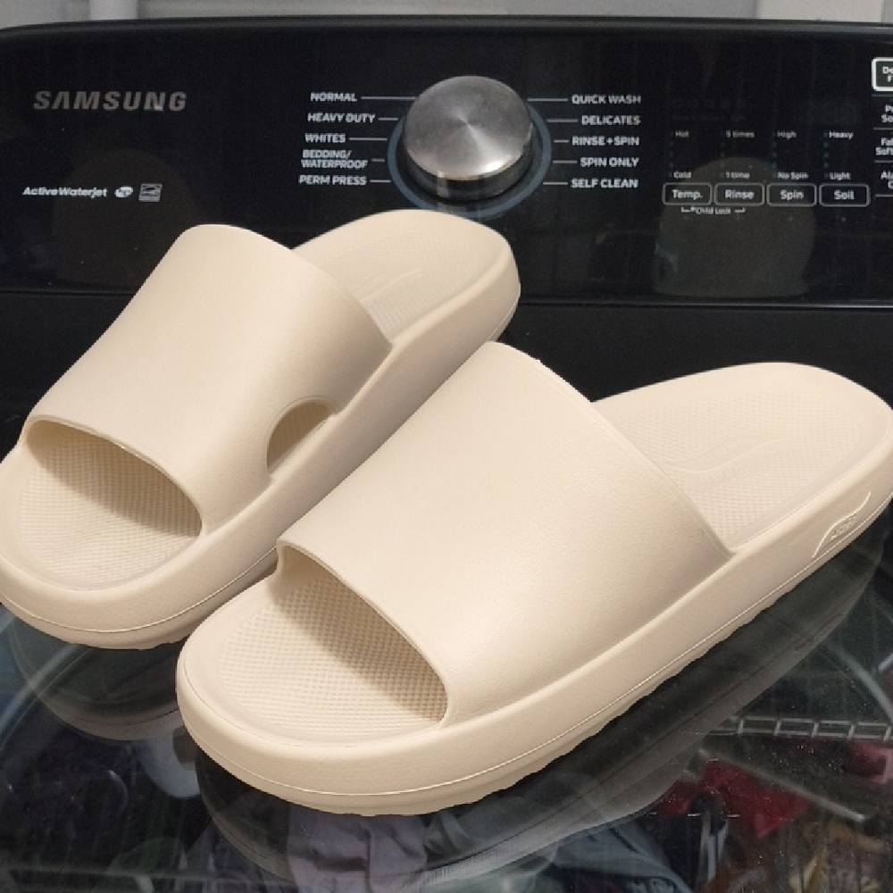Skechers Archfit Slide Sandals NWOT